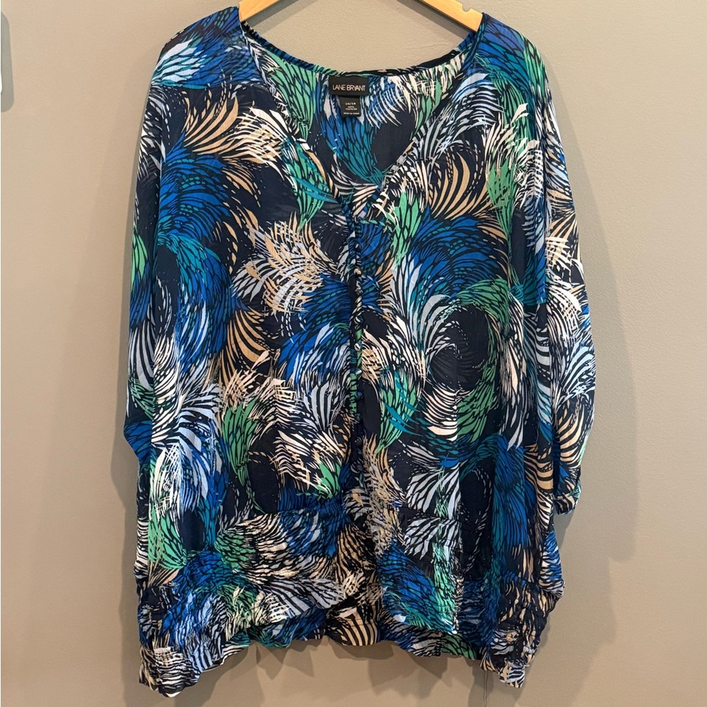 *GENTLY WORN* Plus Size 26/28 Lane Bryant Elastic Waist Button Detail Blouse